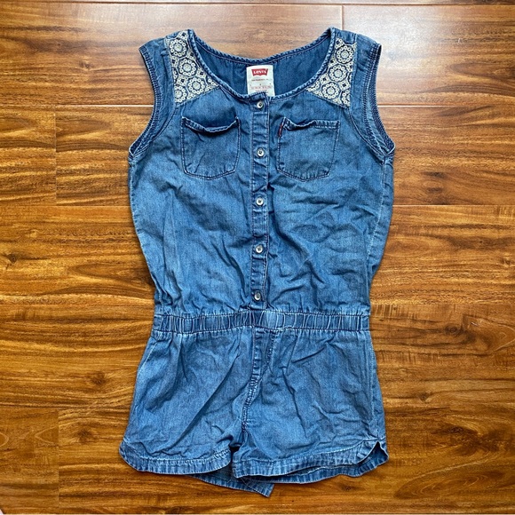 Levi's Girls Blue Chambray Eyelet Detail Button Shorts Romper Size 12 Bohemian - Picture 1 of 10